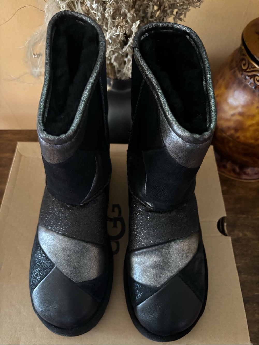 NIB Authentic UGG Classic Glitter Patchwork Boots Black Silver Size 7